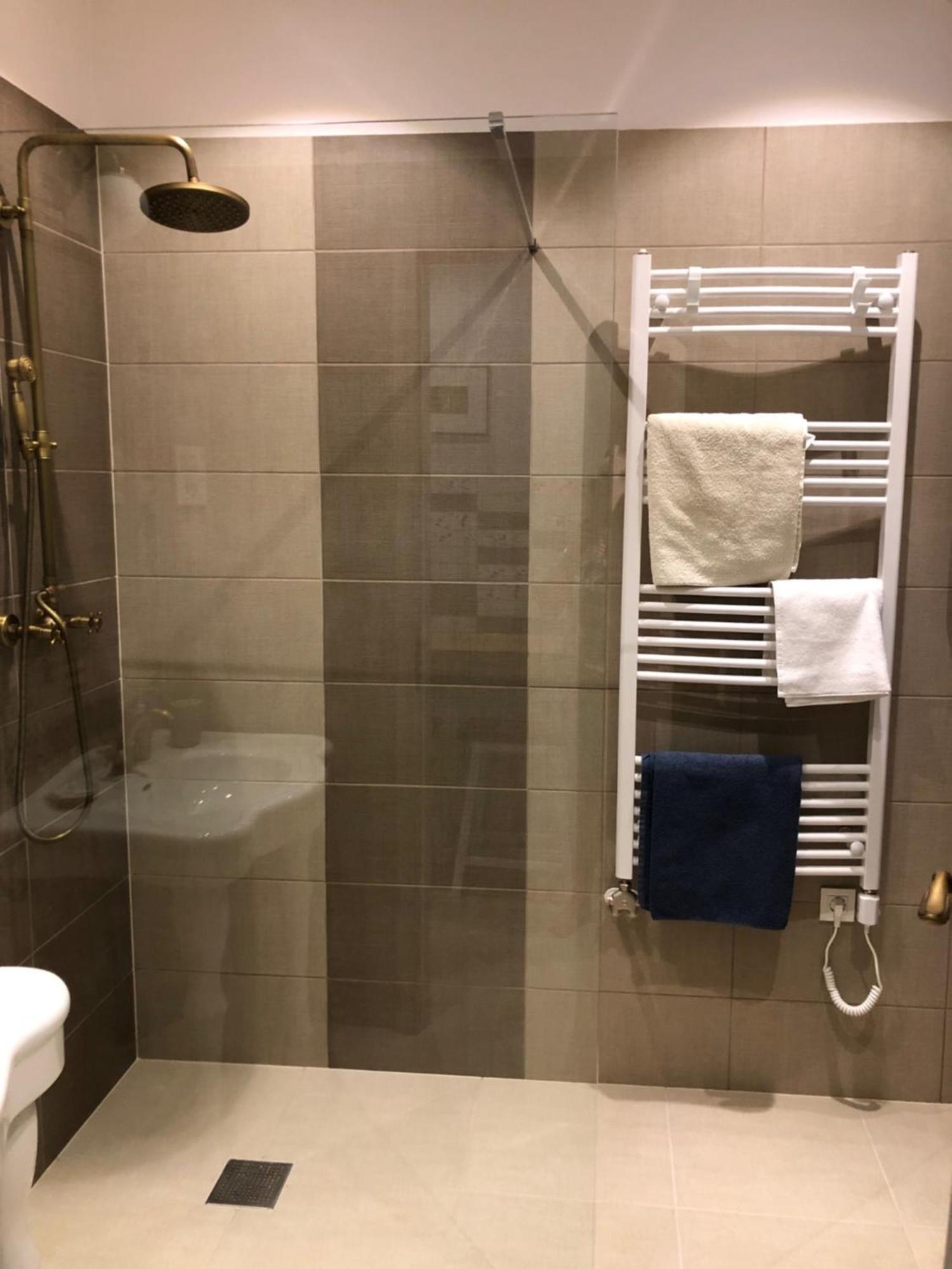 All In Apartman V. Budapest Extérieur photo